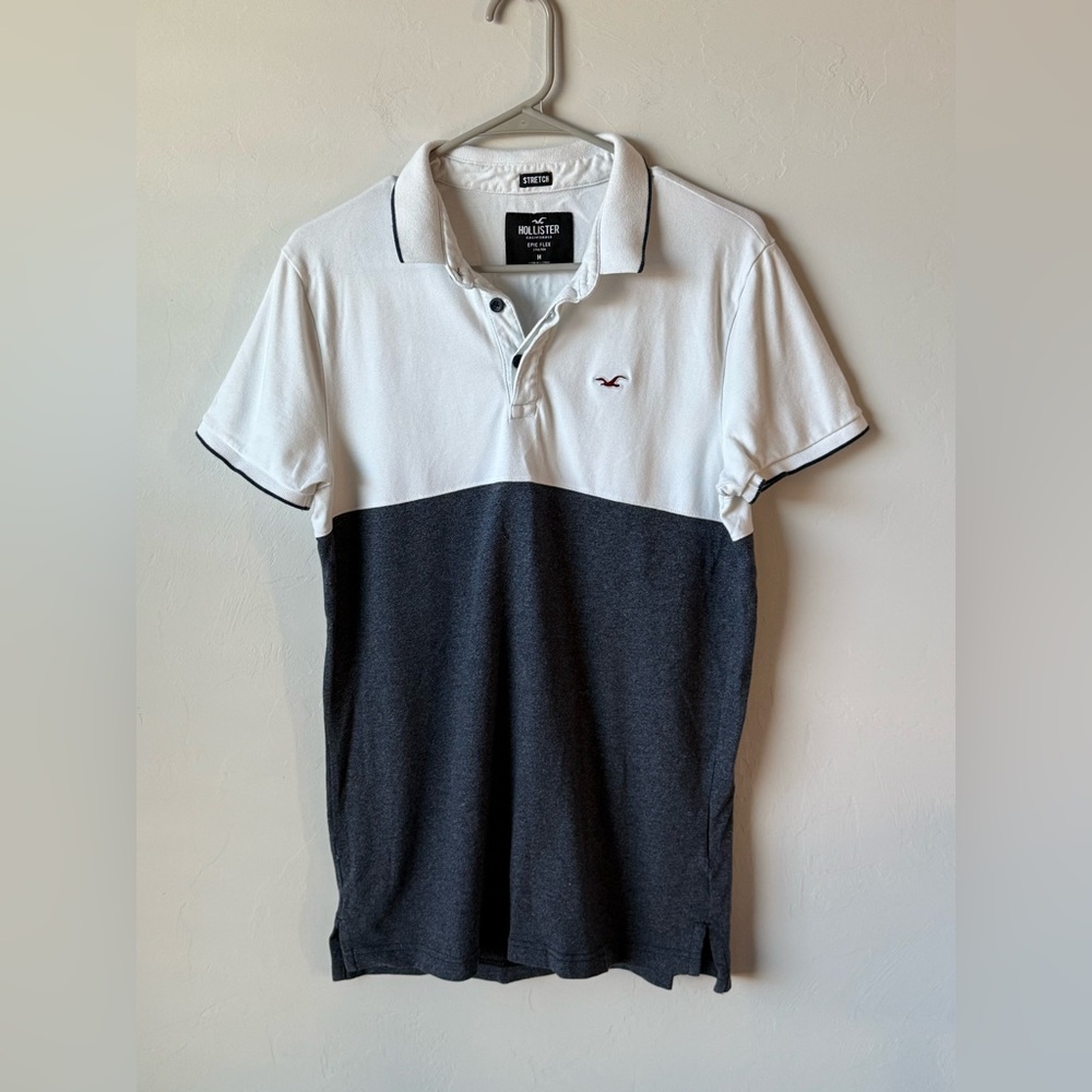 Hollister Men's Polo in White and Dark Gray